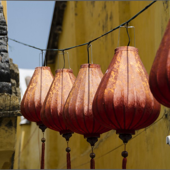 Hoi An si nese přívlastek - město lampionů 