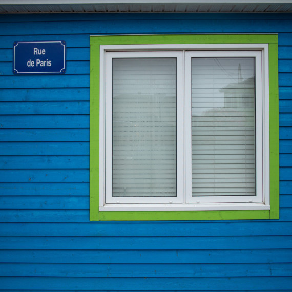 Rue de Paris v Americe se od Newfoundlandu nachází 20 km.