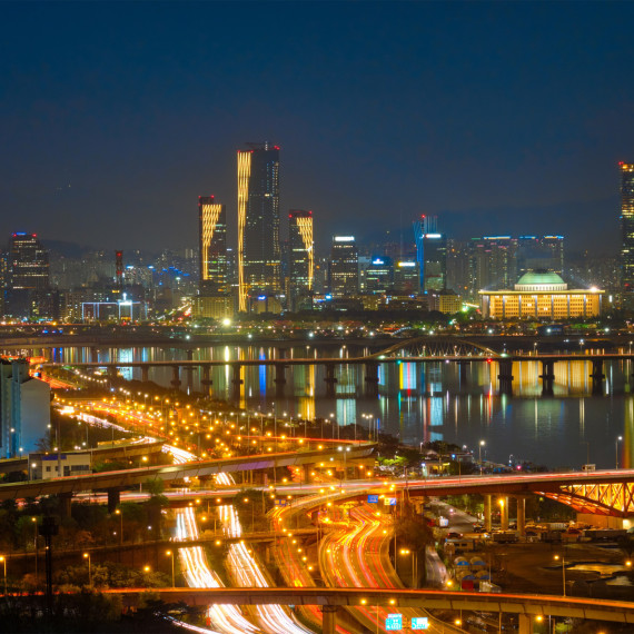 Privátní letištní transfer Vás po špičkové dálnici z Incheonu až do Seoulu doveze do hotelu dle výběru.