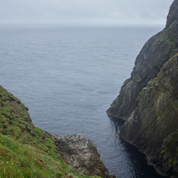 Pohled na Sumburgh Head, nejjižnější bod ostrova Mainland.