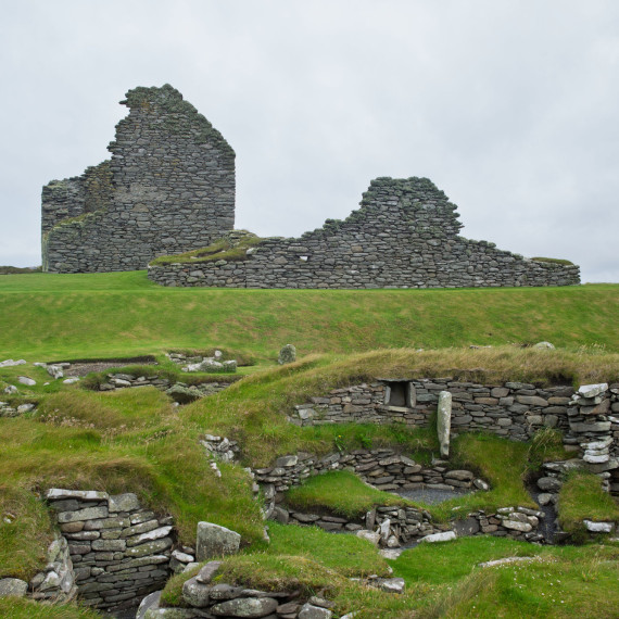 Jarlshof – 4500 let kontinuální historie. Extrémně zajímavý za každého počasí.