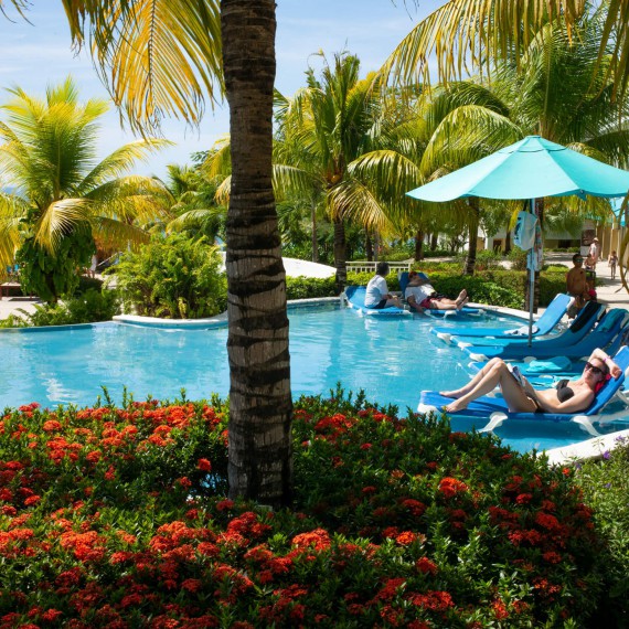 Poslední chvíle u bazénu a letíme domů