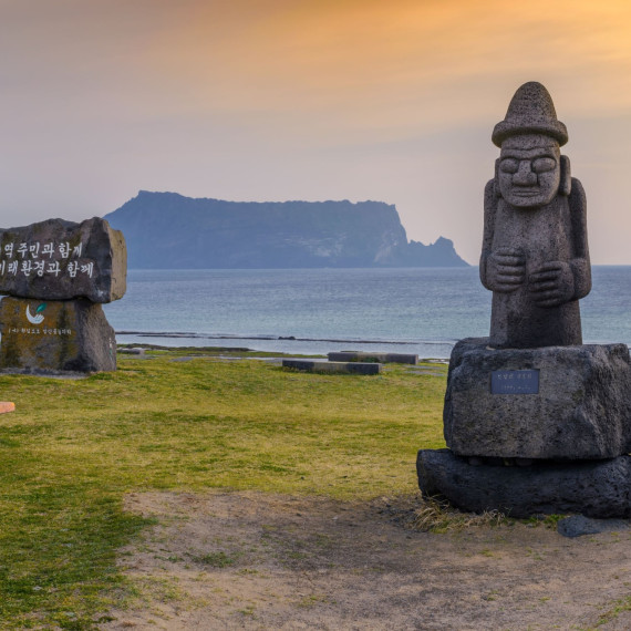 Strážci ostrova Jeju a pozadí Ilchulbong, přírodní dědictví UNESCO.