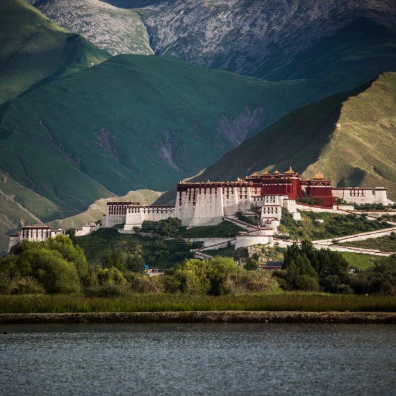 Sídlo Dalajlámy si prohlédnete ze všech stran