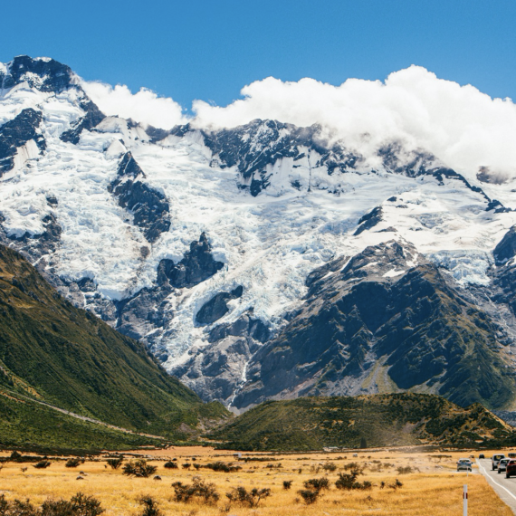 Zasněžené vrcholky Jižních Alp