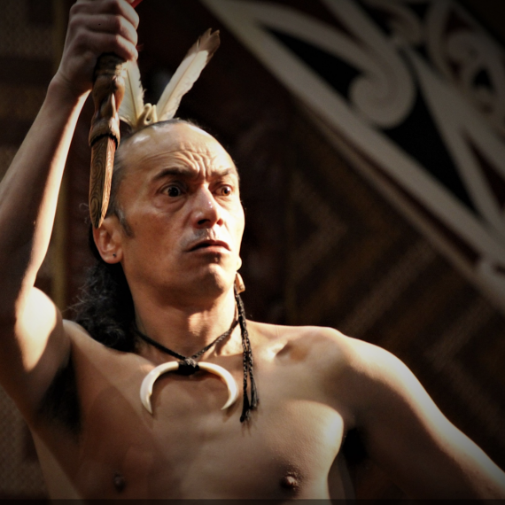 Vezmeme Vás do vesničky Te Puia