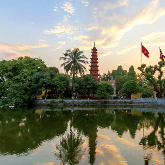Nejvýznamnější pagoda Hanoje na břehu Západního jezera