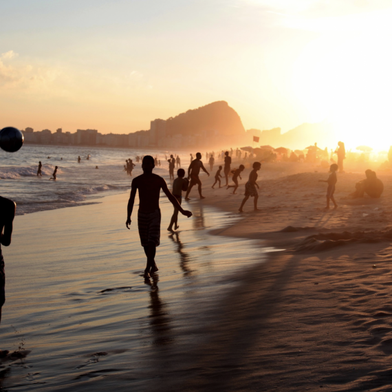Podvečerní procházka po pláži v Riu 