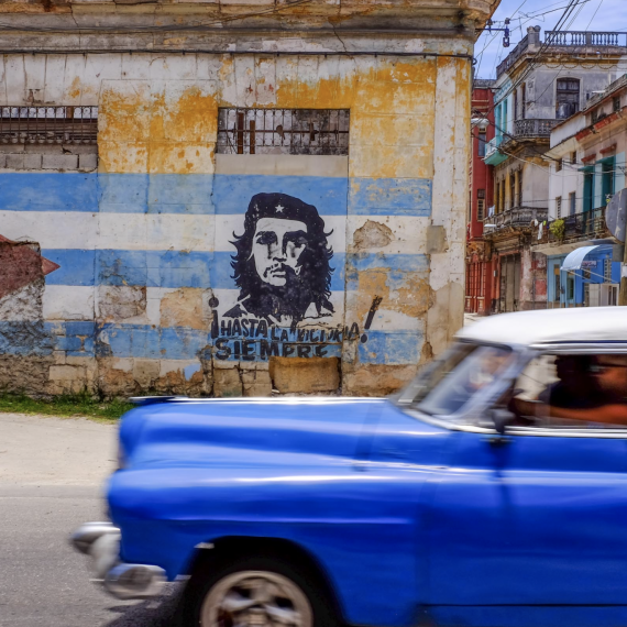 Typické veterány v ulicích Havany 