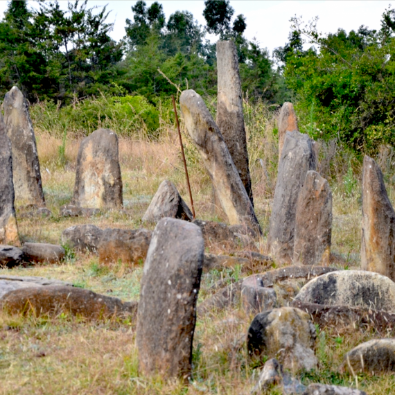 Stélové pole patří na seznam památek Unesco