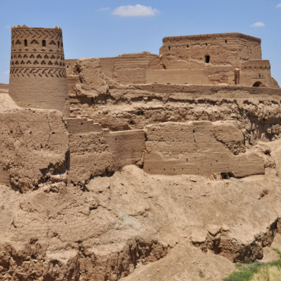 Od měšit až po starobylé pevnosti v poušti