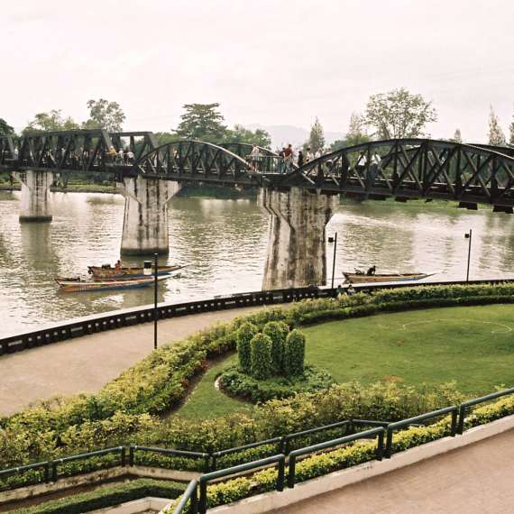 Most přes řeku Kwai v Kanchanaburi