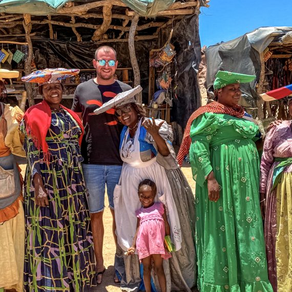 Zajdeme se podívat do vesnice kmene Herero