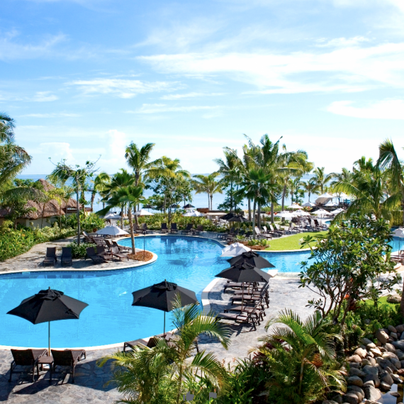 Bazén hotelu Sofitel Fiji Resort & Spa