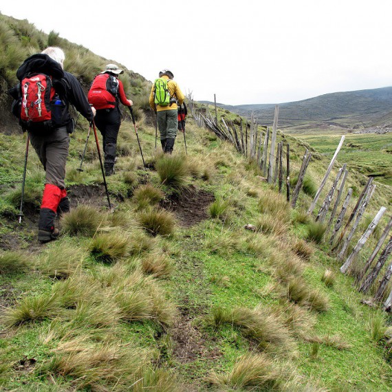 Před samotným hlavním výstupem absolvujeme několik středně náročných treků