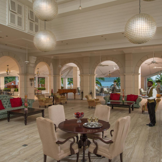 Luxusní hotel Sandals Grande St.Lucian, který si můžete objednat v našich doplňkových službách.