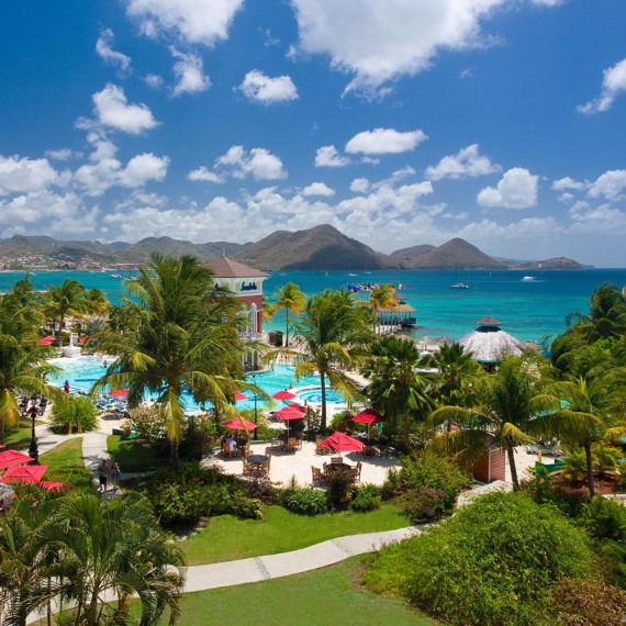 Luxusní hotel Sandals Grande St.Lucian, který si můžete objednat v našich doplňkových službách.