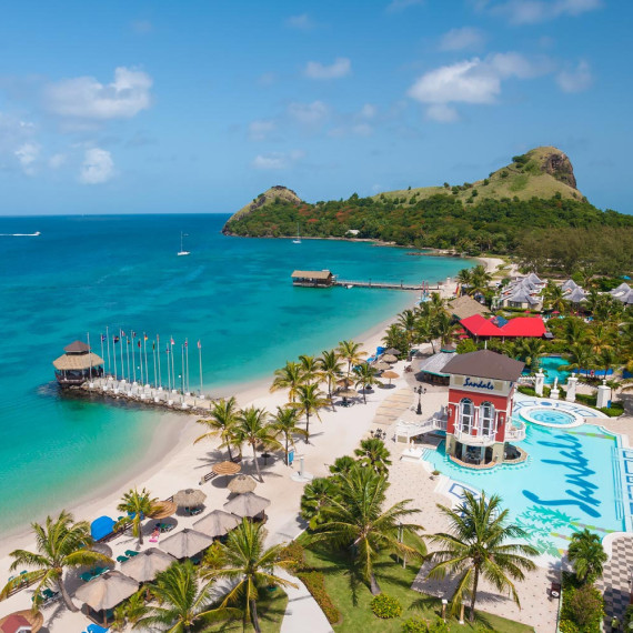 Luxusní hotel Sandals Grande St.Lucian, který si můžete objednat v našich doplňkových službách.