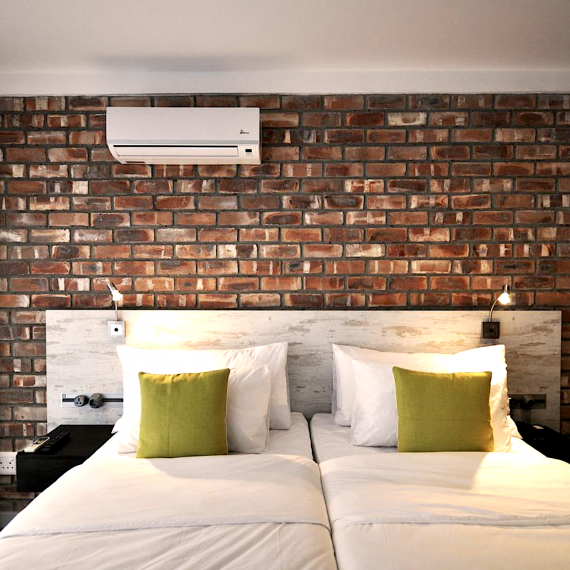 Mokuti lodge v NP Etosha