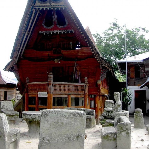 Nádherné tradiční domy u jezera Toba