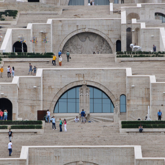 Slavná Kaskáda je obrovská a projdeme se po ní, abyste pochopili, proč ji domácí tak milují.