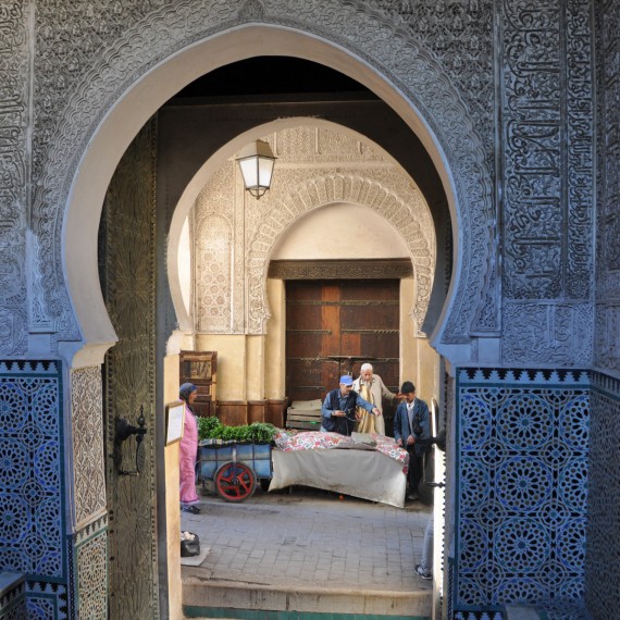 Nádherné vyřezávané vstupy do marockých paláců