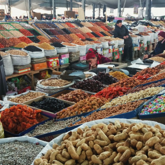 Nakoupíme si na místním trhu