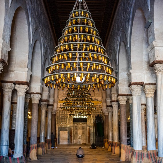 Vnitřek jedné z tusniských mešit. 