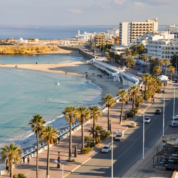 Pobřeží Středozemního moře v Monastiru 