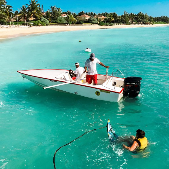 Vodní lyžování v Indickém oceánu 