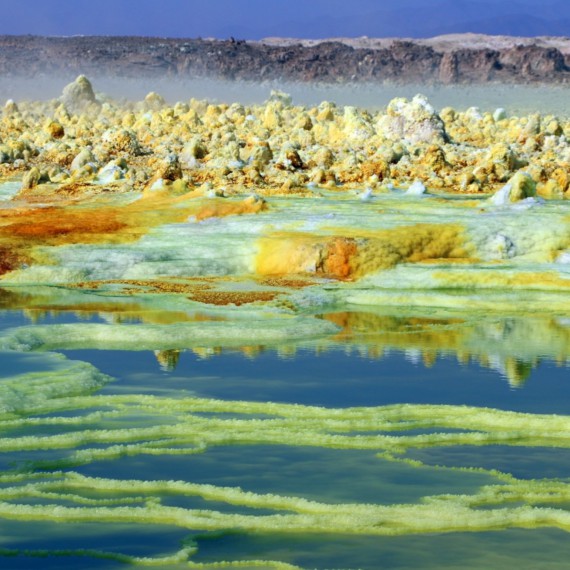 Kráter sopky Dalol je nejníže položené aktivně vulkanické místo na zemi