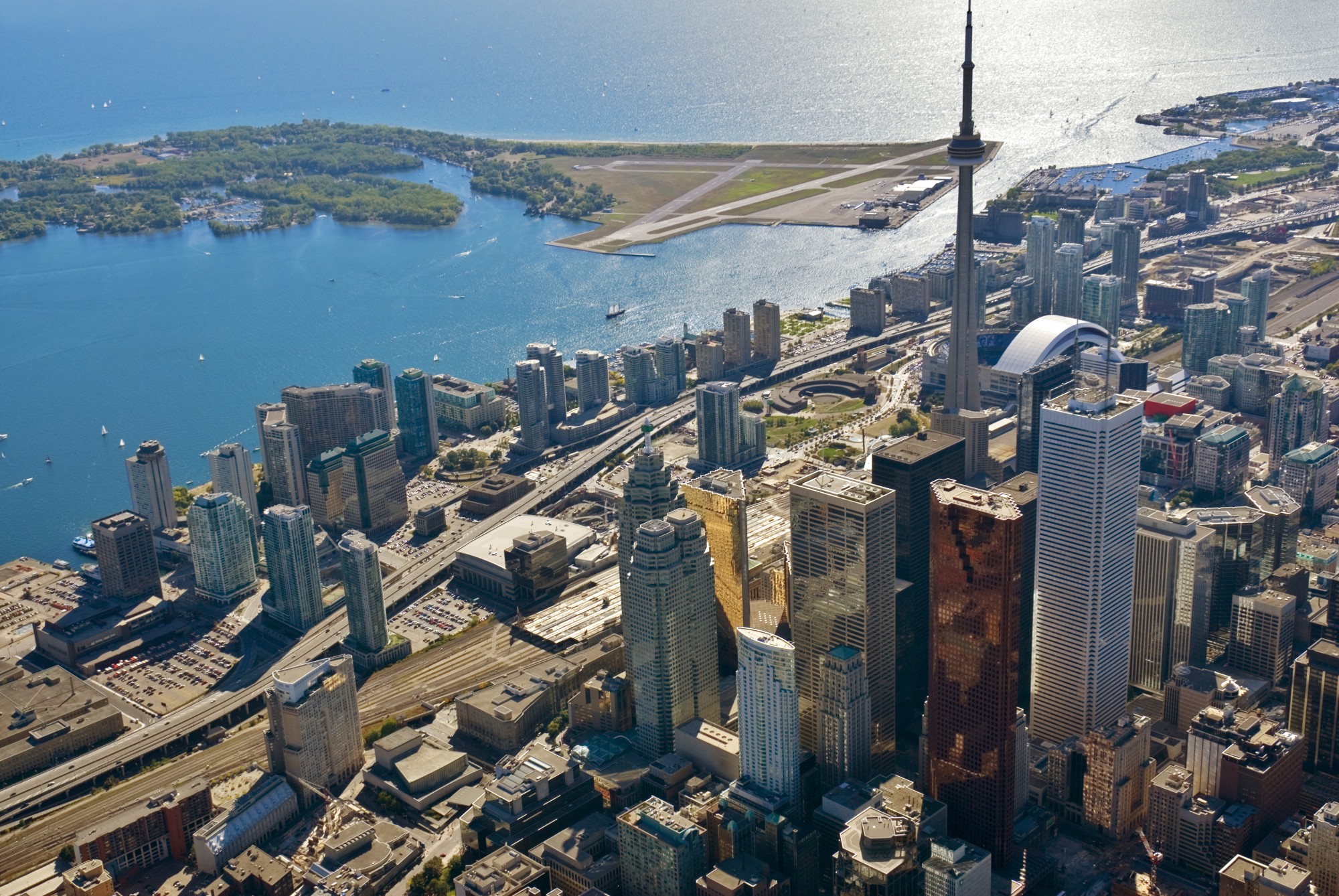 Toronto - CN Tower, stále jedna z nejvyšších staveb světa