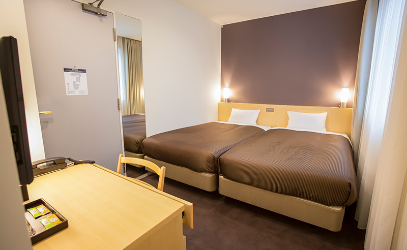 Asia Center of Japan (nebo podobný), 4 noci