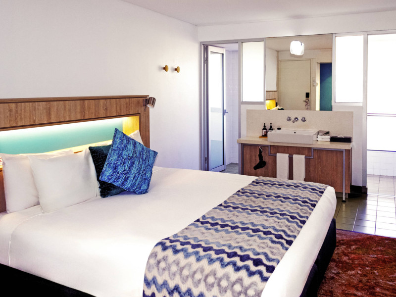 Lost Camel/Pioneer Outback nebo podobný