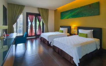 Mikie Holiday Resort 