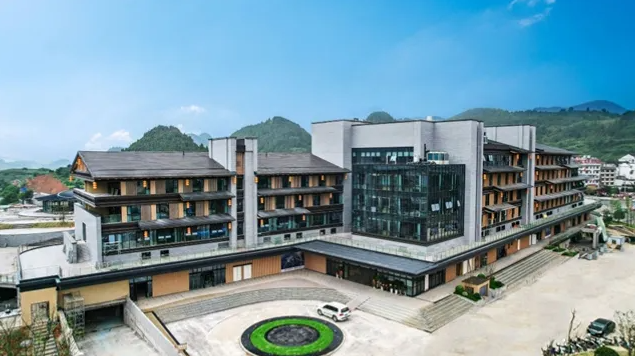 Blossomy & Picturesque Hotel