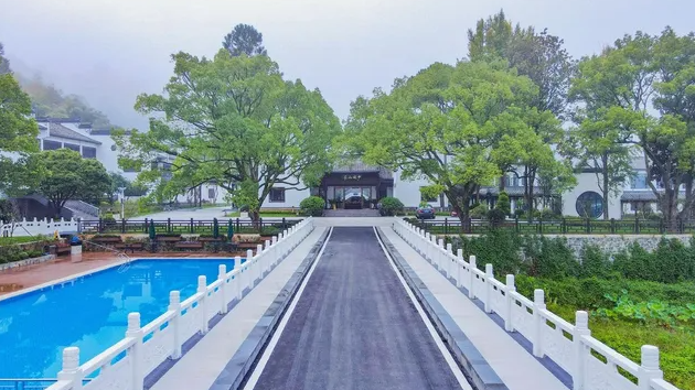 Yixian Zhongcheng Hotel
