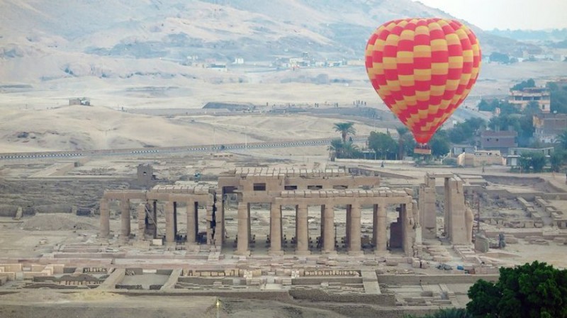 Horkovzdušným balónem nad starodávným Luxorem