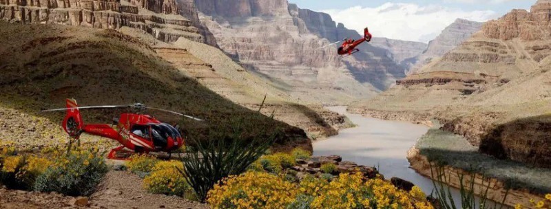 Let helikoptérou nad Grand Canyon