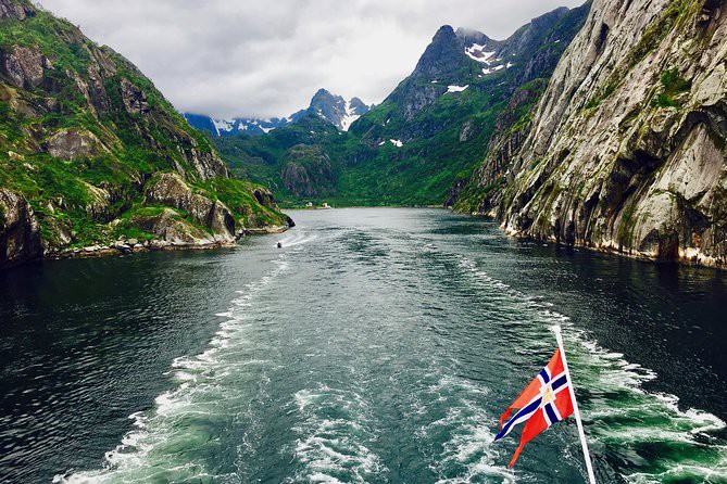 Lodí na magický Trollfjord