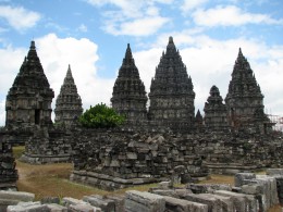 Hinduistický chrám Prambanan na Jávě