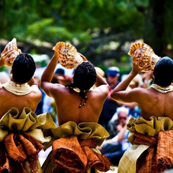 Zažijeme i polynézský večer s tanci a tradičním jídlem