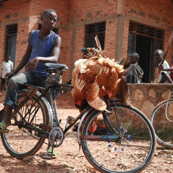 Život v ulicích Ugandy