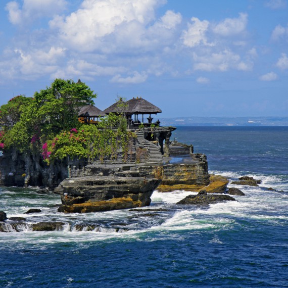 Chrám Tanah Lot na Bali