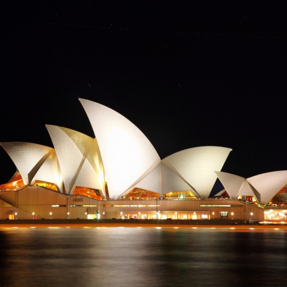 Opera house v Sydney 