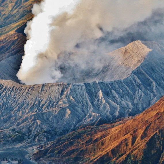 Aktivní sopka Bromo, Indonésie