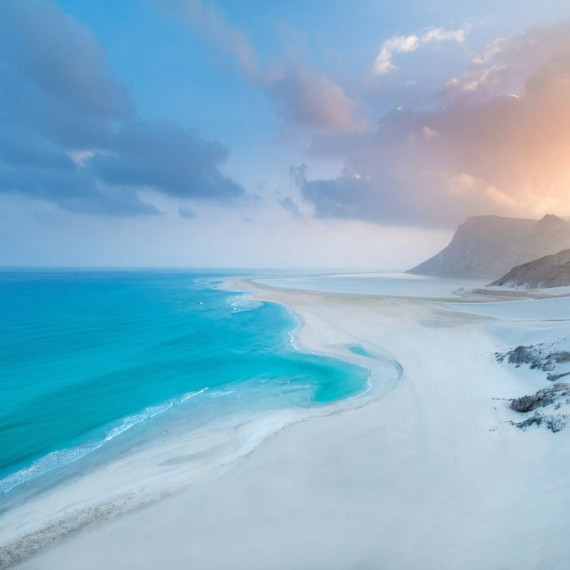 Sokotra. Ráj na zemi, který si stále drží své přírodní bohatství. Jedna třetina veškeré flóry jsou endemitické druhy.