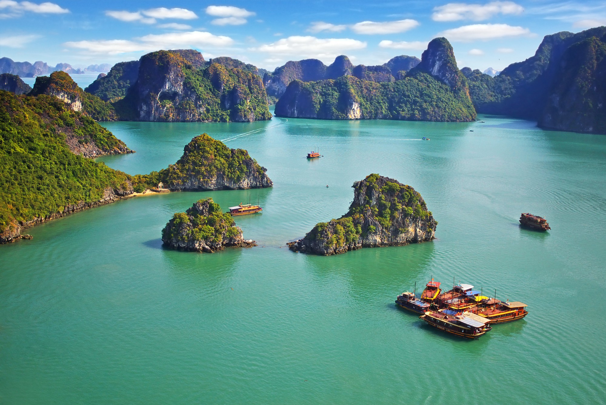 Pohled na Halong Bay ve Vietnamu 