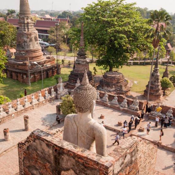 Starobylá Ayutthaya a její chrámy. 