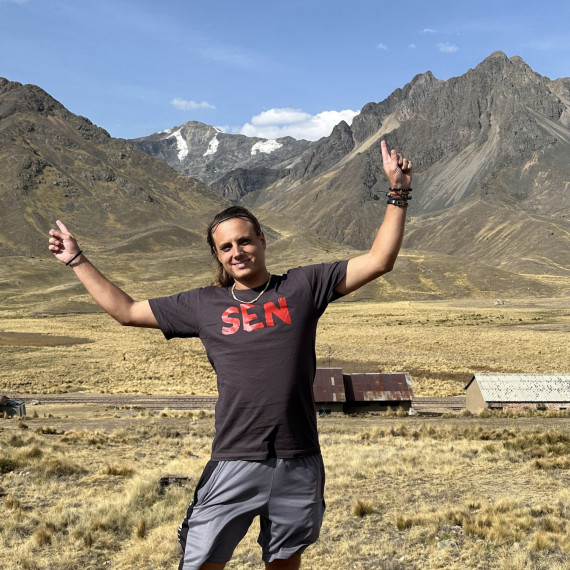 Bolivijské pohoří a náš SEN průvodce.